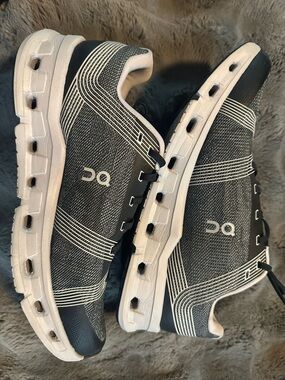 On Running Men’s Cloud Shoes in Black and White